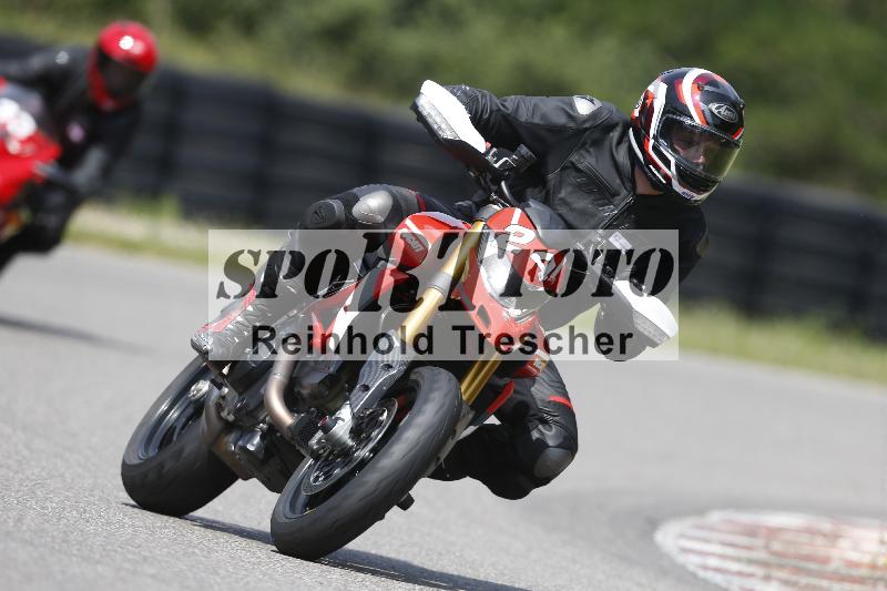/27 12.06.2025 Ducati Schweiz Trackday Warmup  ADR/blau-bleu/24